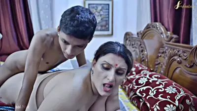 A Teenage Boy Is Seduced By Seeing Her Step Mother S Big Boobs